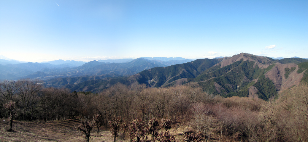 陣馬山頂から