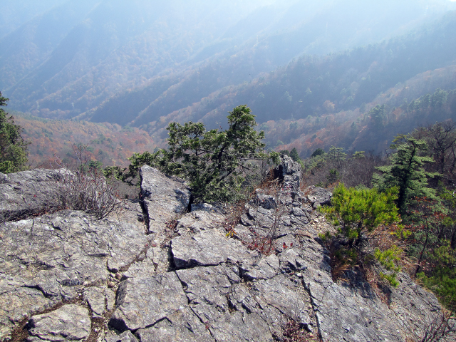 岩のテラス